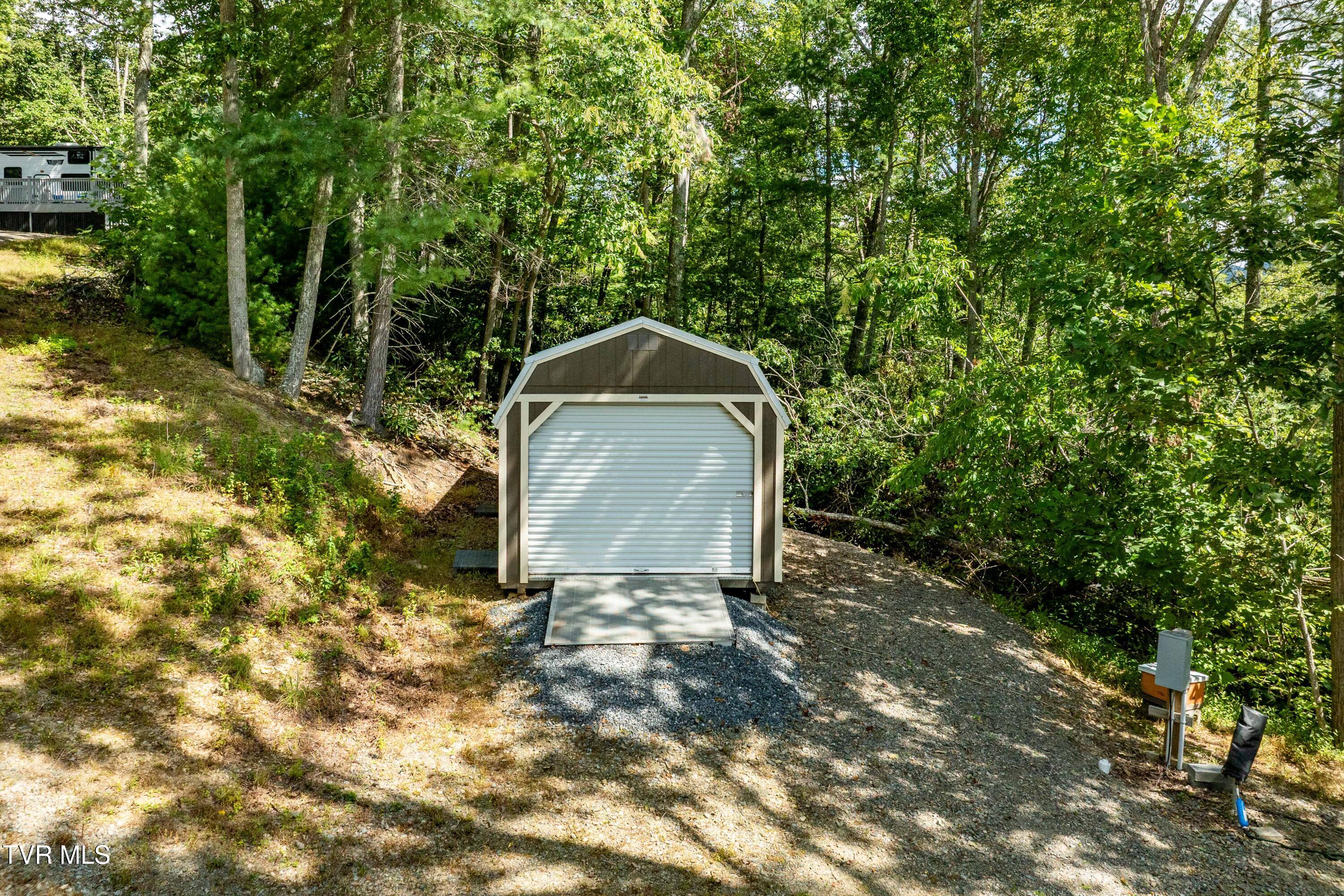 584 Dotson Road Trade, TN 37691 - Photo 38 of 50 584 Dotson Road (41 of 112)