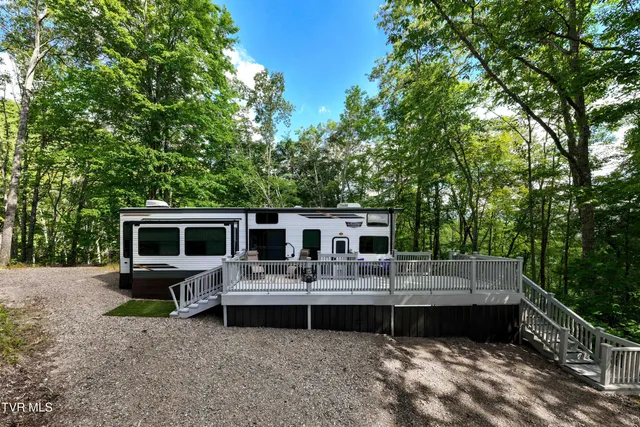 $299,900 | 584 Dotson Road, Trade, TN 37691