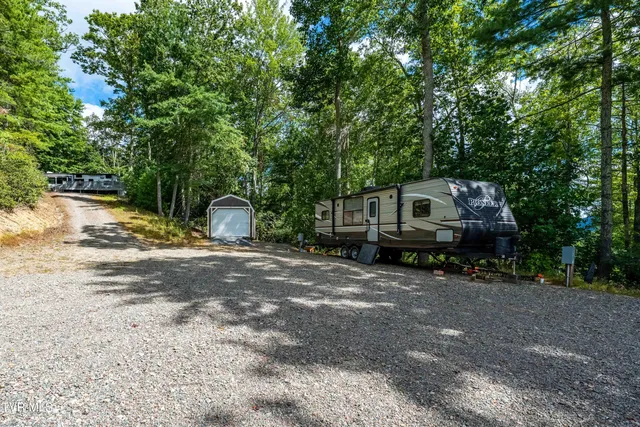 $299,900 | 584 Dotson Road, Trade, TN 37691