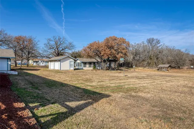 $305,000 | 156 Northwoods Court, Azle, TX 76020