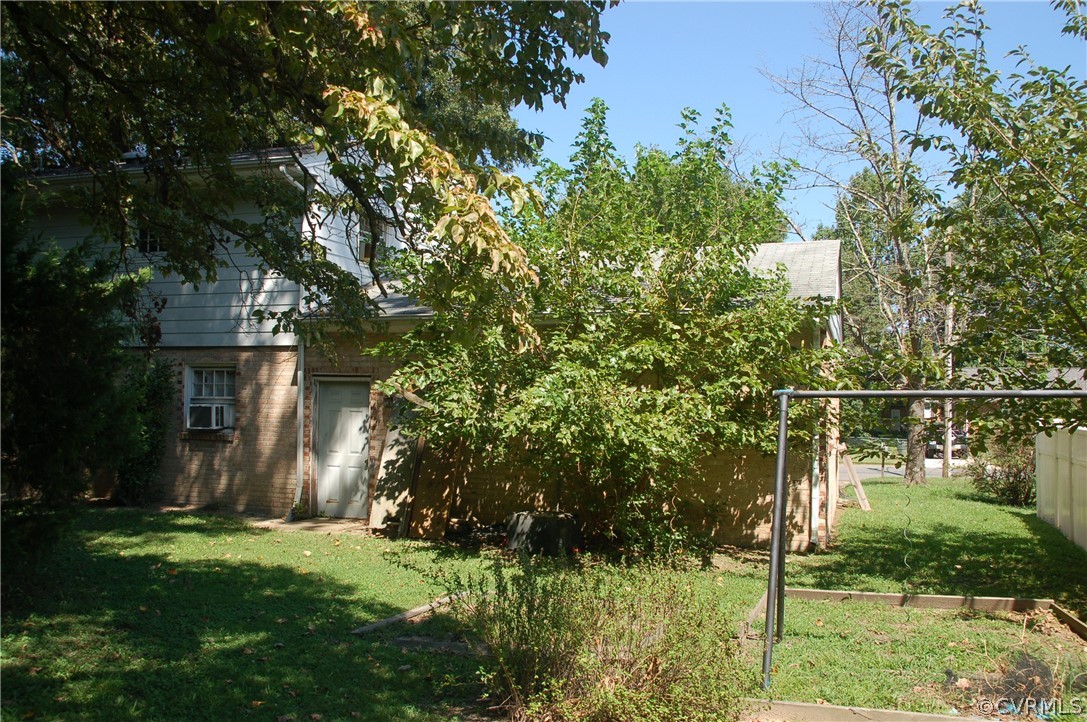 1213 Covington Road Colonial Heights, VA 23834 - Photo 6 of 33 a garden view