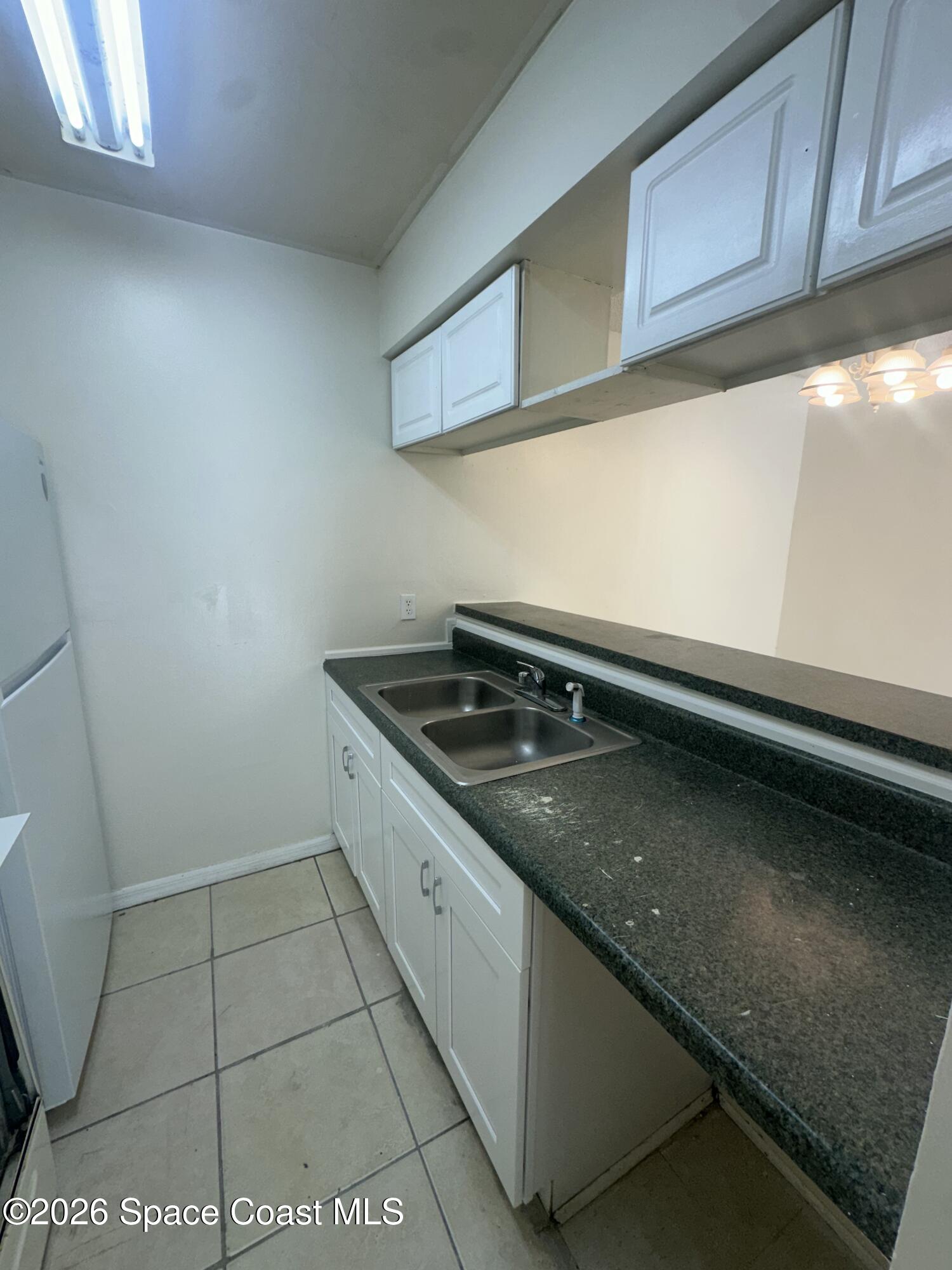 555 Rock Pit Road Titusville, FL 32796 - Photo 5 of 10 Kitchen