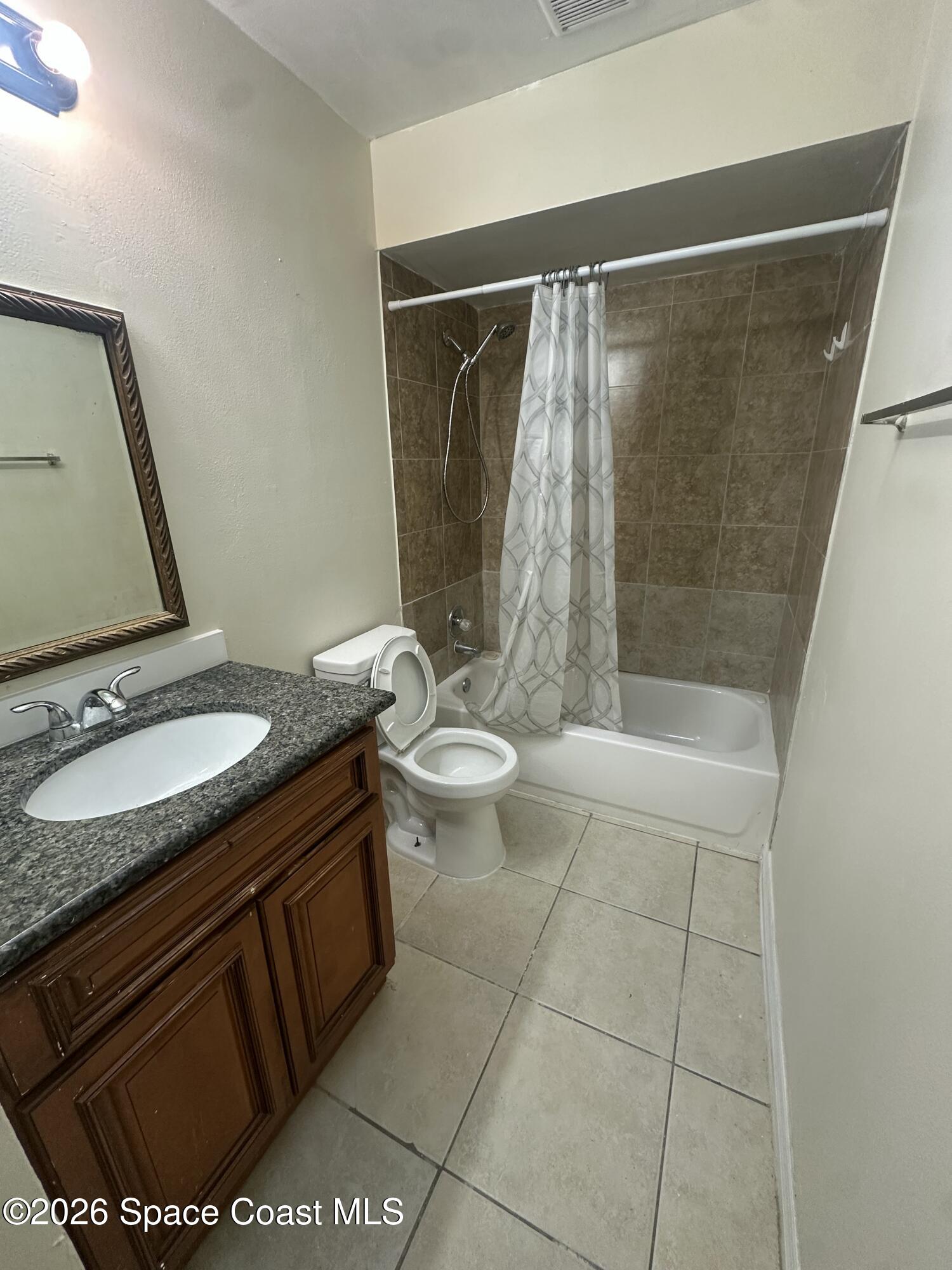 555 Rock Pit Road Titusville, FL 32796 - Photo 7 of 10 Bathroom