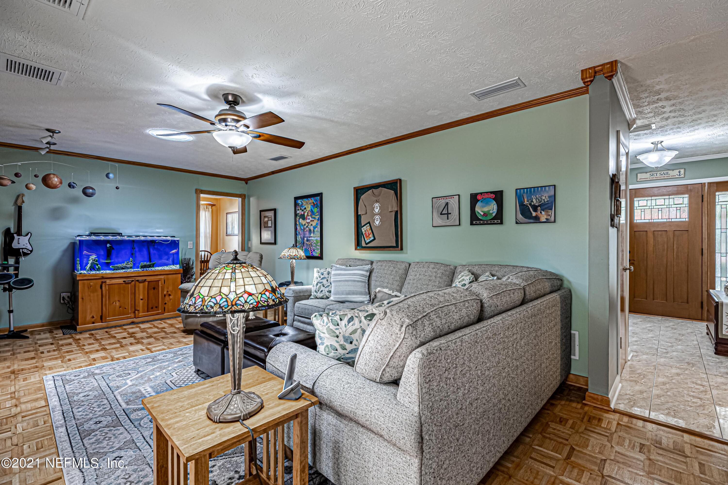6656 Diane Road Jacksonville, FL 32277 - Photo 23 of 48 23-Living Room