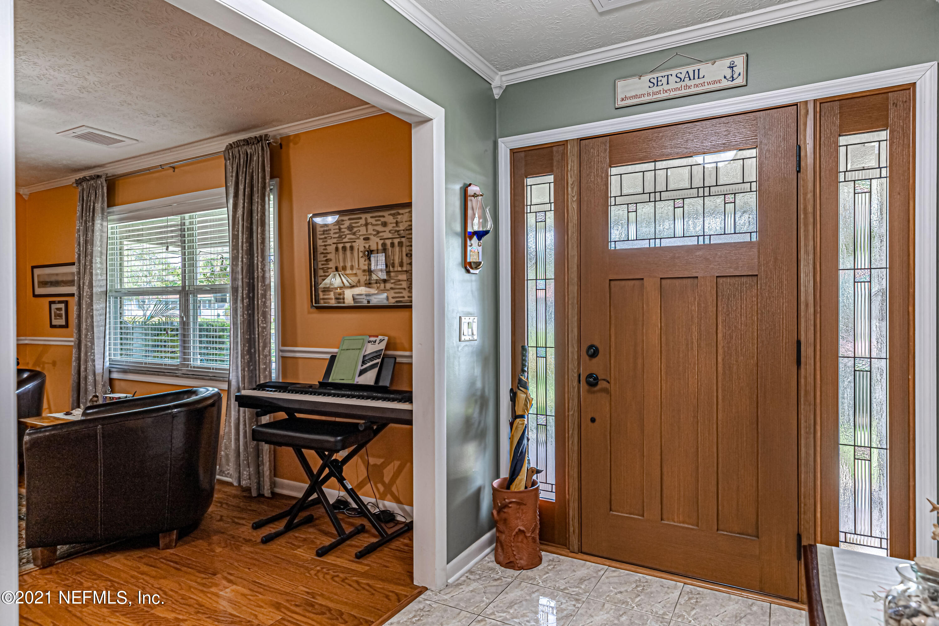 6656 Diane Road Jacksonville, FL 32277 - Photo 9 of 48 9-Foyer