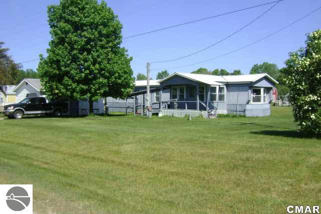 9980 N Road Farwell, MI 48622 - Photo 3 of 5 1767516-2.JPG