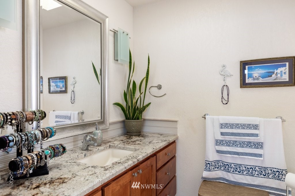 2185 West Beach Road Oak Harbor, WA 98277 - Photo 19 of 35 Gallery Image 19