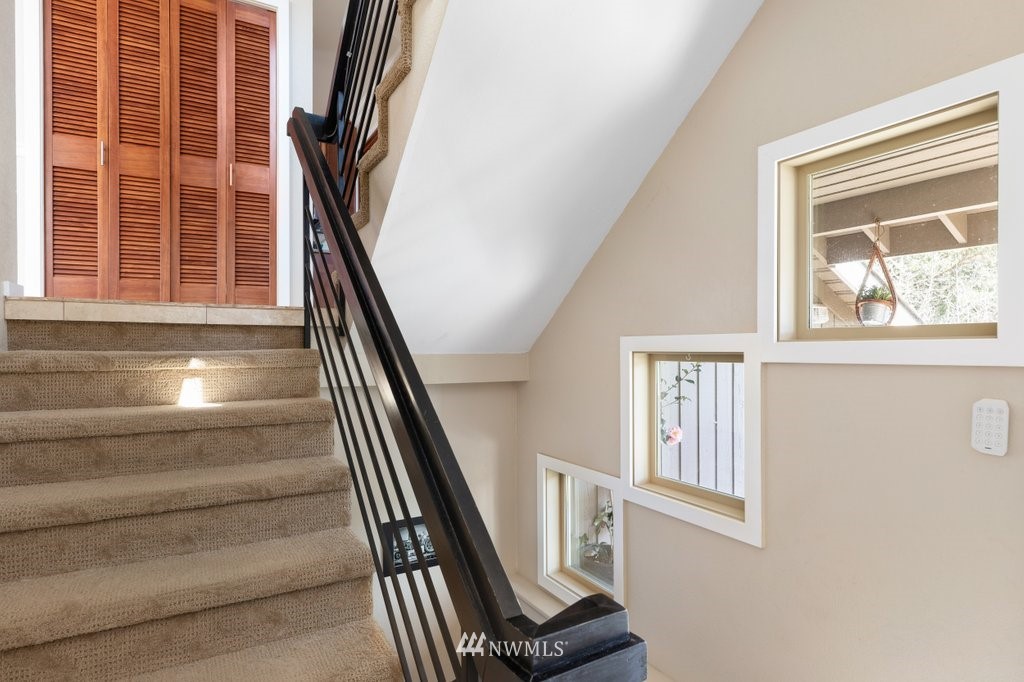 2185 West Beach Road Oak Harbor, WA 98277 - Photo 25 of 35 Gallery Image 25