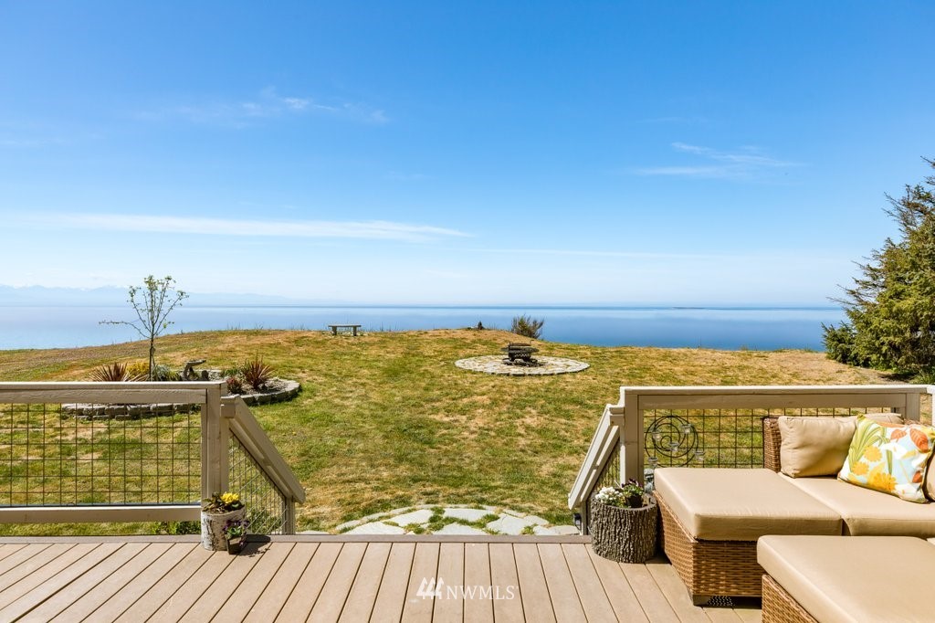 2185 West Beach Road Oak Harbor, WA 98277 - Photo 5 of 35 Gallery Image 5
