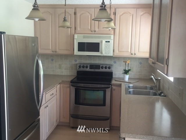 12666 Southeast 161st Street Renton, WA 98058 - Photo 2 of 15 Gallery Image 2