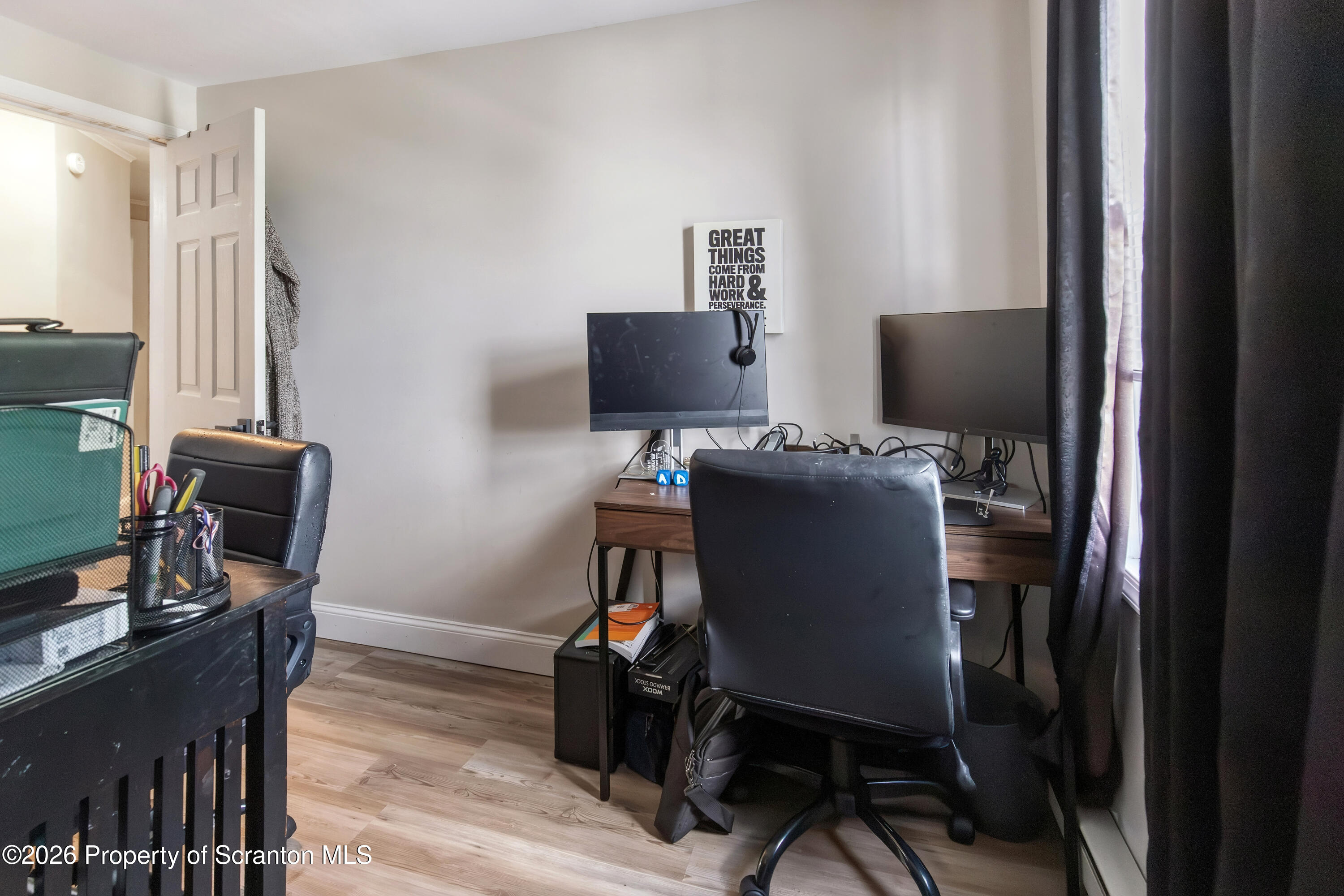 1175 West Elm Street Scranton, PA 18504 - Photo 18 of 28 Office/Bedroom