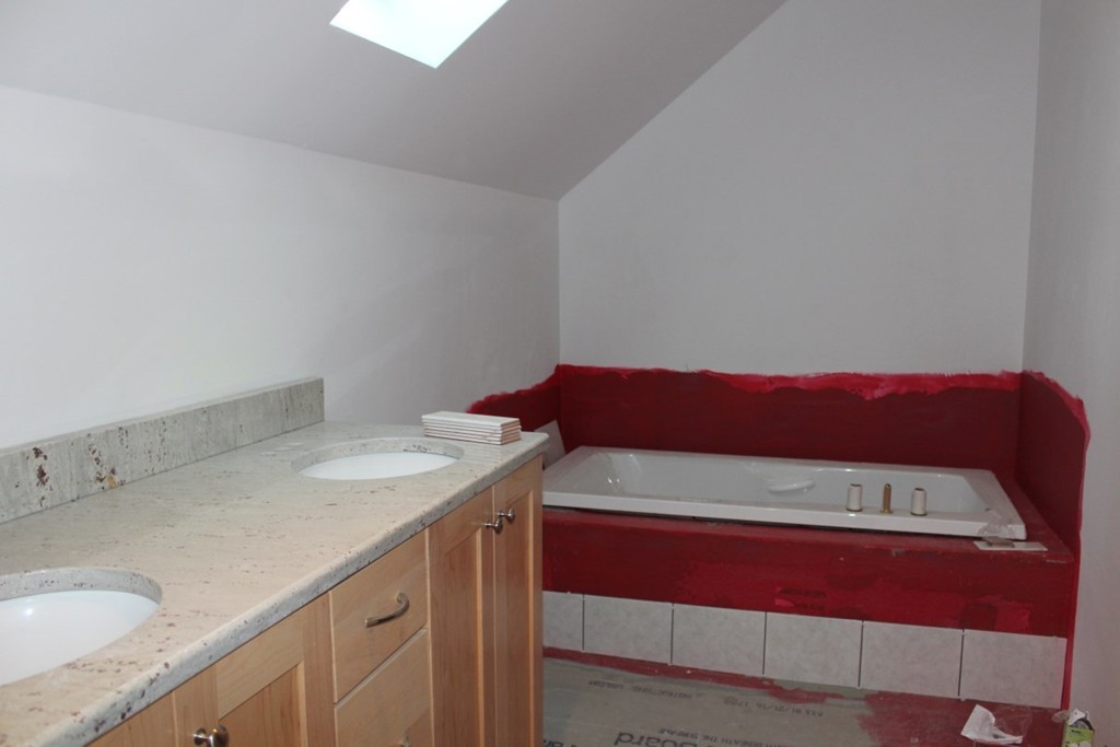 1 Maple Street Sutton, MA 01590 - Photo 12 of 30