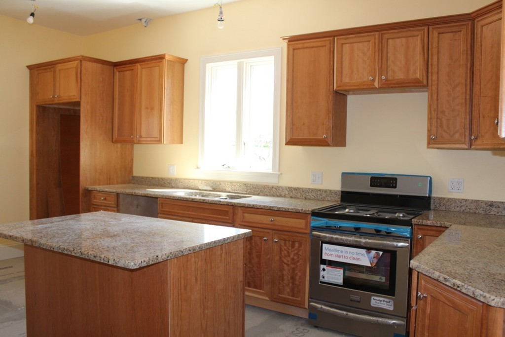 1 Maple Street Sutton, MA 01590 - Photo 3 of 30