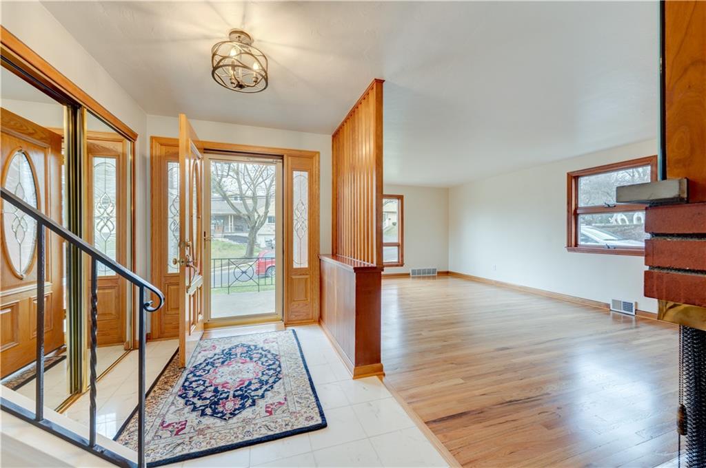 252 Sleepy Hollow Road Pittsburgh, PA 15216 - Photo 2 of 22 Gallery Image 2