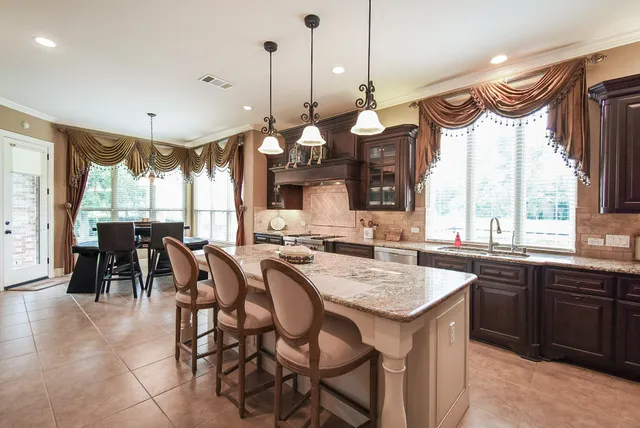 $895,000 | 10 Waters Lake Boulevard, Missouri City, TX 77459