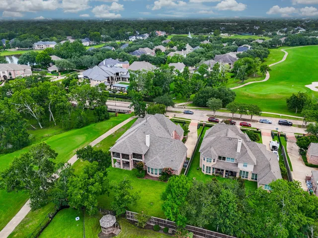 $895,000 | 10 Waters Lake Boulevard, Missouri City, TX 77459