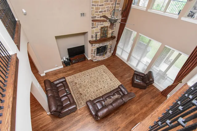 $895,000 | 10 Waters Lake Boulevard, Missouri City, TX 77459