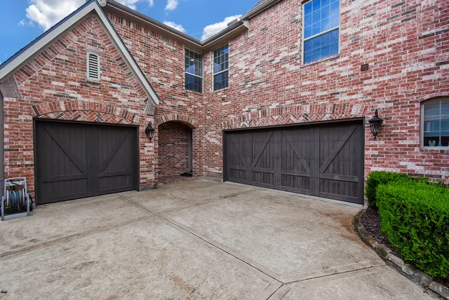 $895,000 | 10 Waters Lake Boulevard, Missouri City, TX 77459