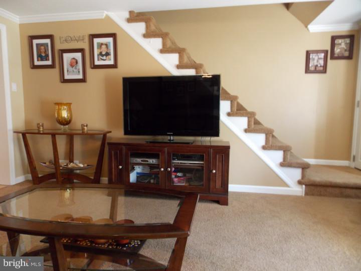 5311 Delmar Road Clifton Heights, PA 19018 - Photo 3 of 25 Living Room