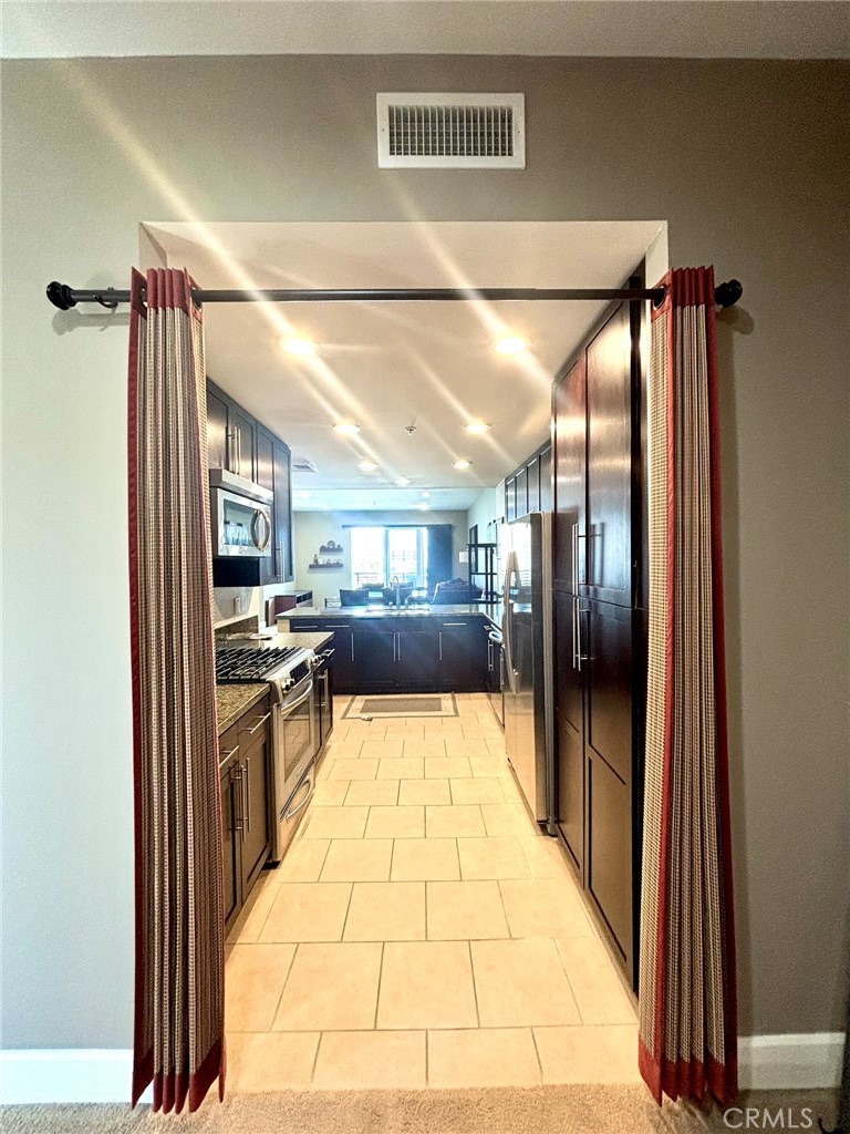 300 East 4th Street, Unit 422 Long Beach, CA 90802 - Photo 16 of 37