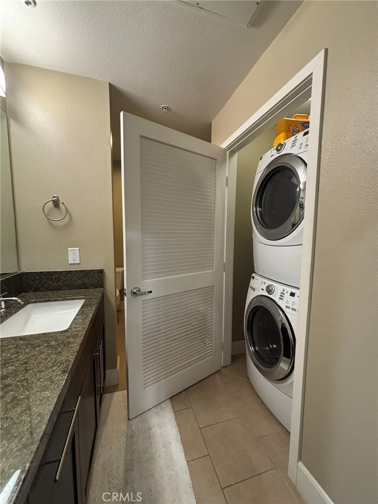 300 East 4th Street, Unit 422 Long Beach, CA 90802 - Photo 27 of 37