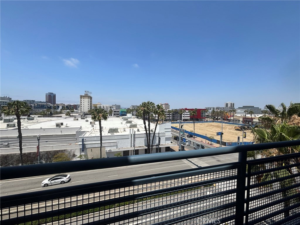 300 East 4th Street, Unit 422 Long Beach, CA 90802 - Photo 3 of 37 Top floor views..