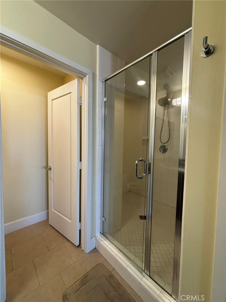 300 East 4th Street, Unit 422 Long Beach, CA 90802 - Photo 33 of 37 Master bath....