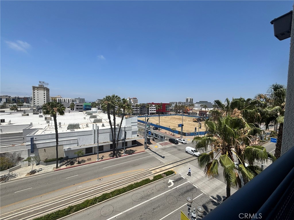 300 East 4th Street, Unit 422 Long Beach, CA 90802 - Photo 4 of 37 Top floor views..
