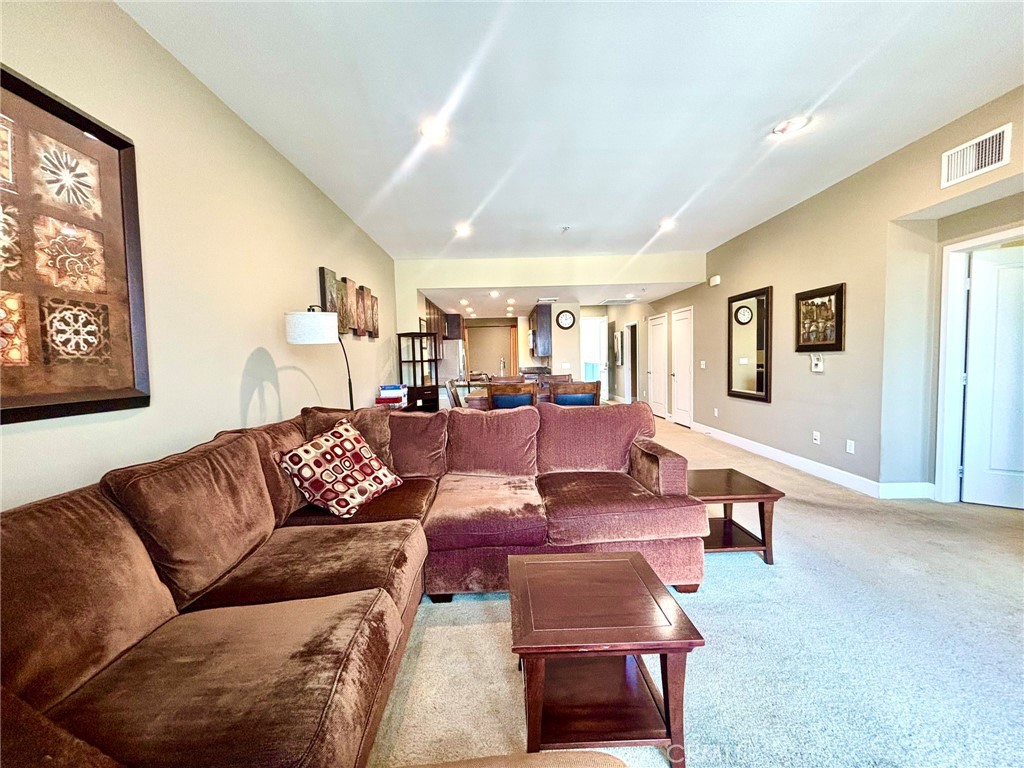 300 East 4th Street, Unit 422 Long Beach, CA 90802 - Photo 7 of 37