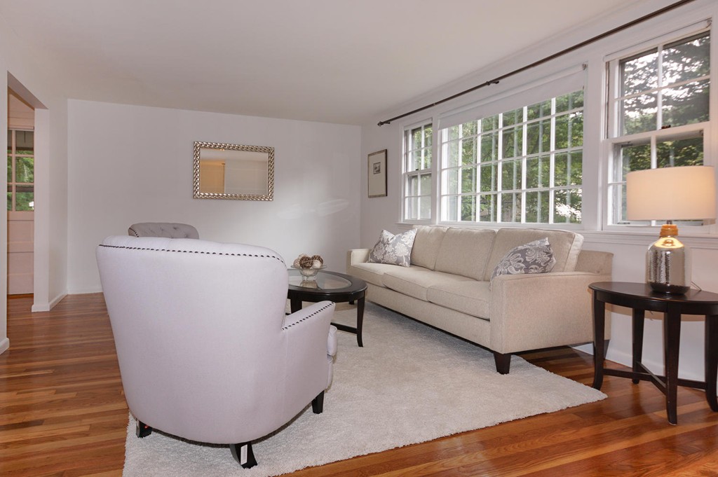 19 Woodmere Road Framingham, MA 01701 - Photo 5 of 23 Gallery Image 5