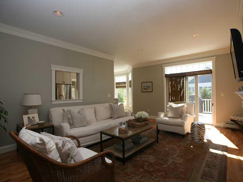 20 Farm Gate Road Falmouth, ME 04105 - Photo 7 of 26 Living Room.