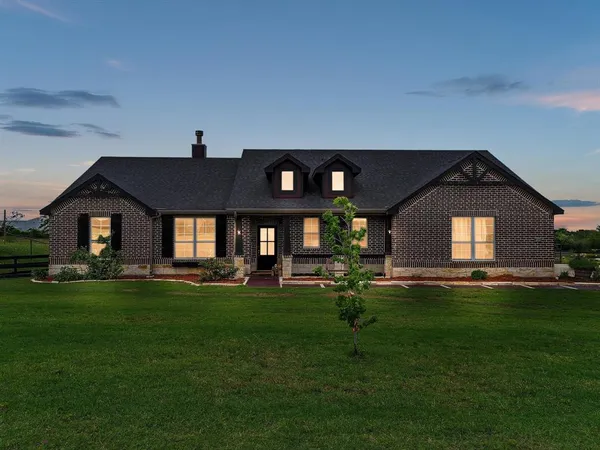$500,000 | 1013 Northern Oaks Court, Springtown, TX 76082