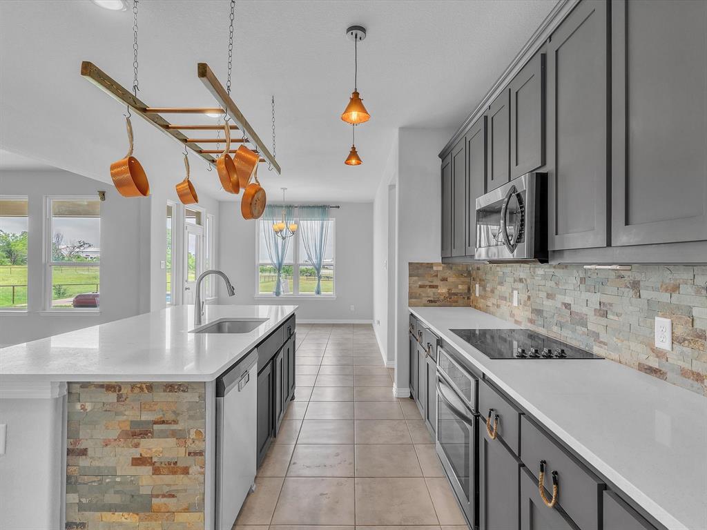 1013 Northern Oaks Court Springtown, TX 76082 - Photo 12 of 25