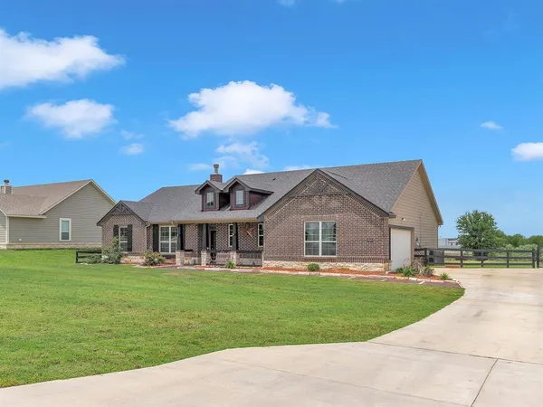 $480,000 | 1013 Northern Oaks Court, Springtown, TX 76082