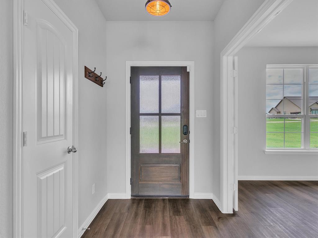 1013 Northern Oaks Court Springtown, TX 76082 - Photo 5 of 25