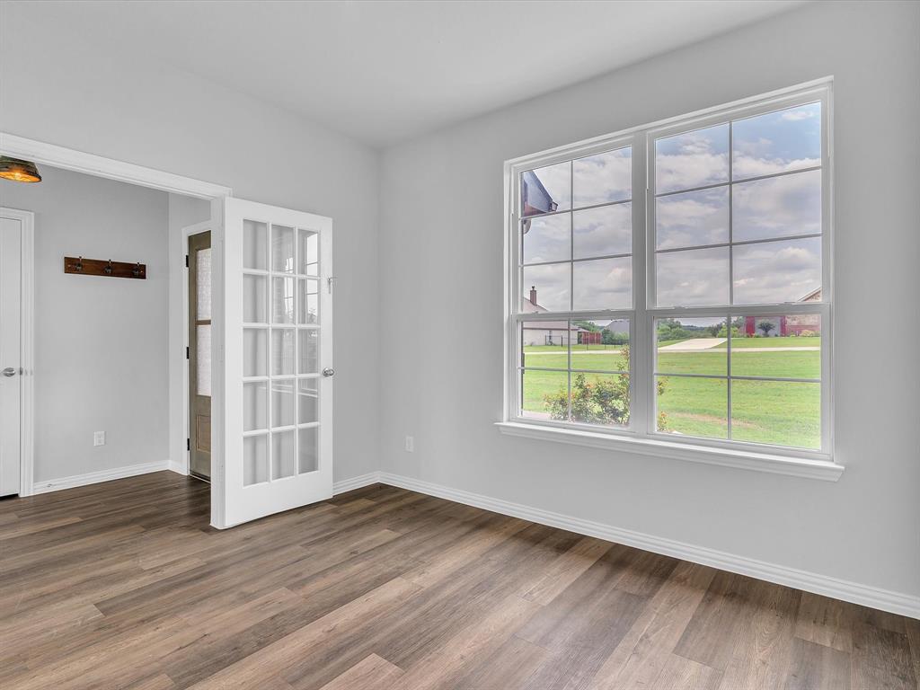 1013 Northern Oaks Court Springtown, TX 76082 - Photo 6 of 25