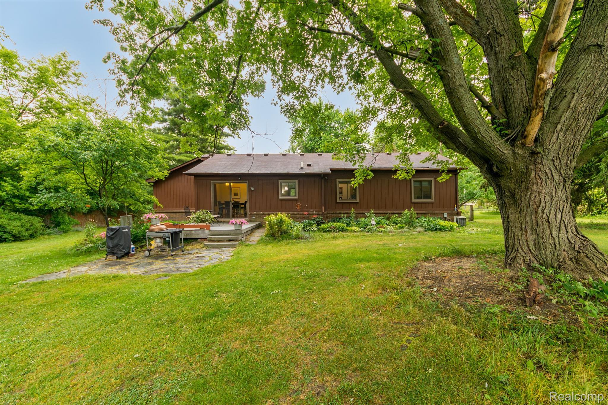 46210 West 11 Mile Road Novi, MI 48374 - Photo 38 of 97 Gallery Image 38