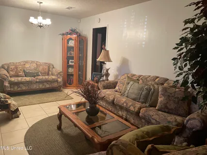 $175,000 | 450 Annette Lane, D'Iberville, MS 39540