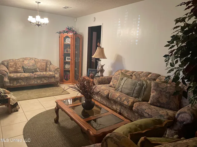 $175,000 | 450 Annette Lane, D'Iberville, MS 39540