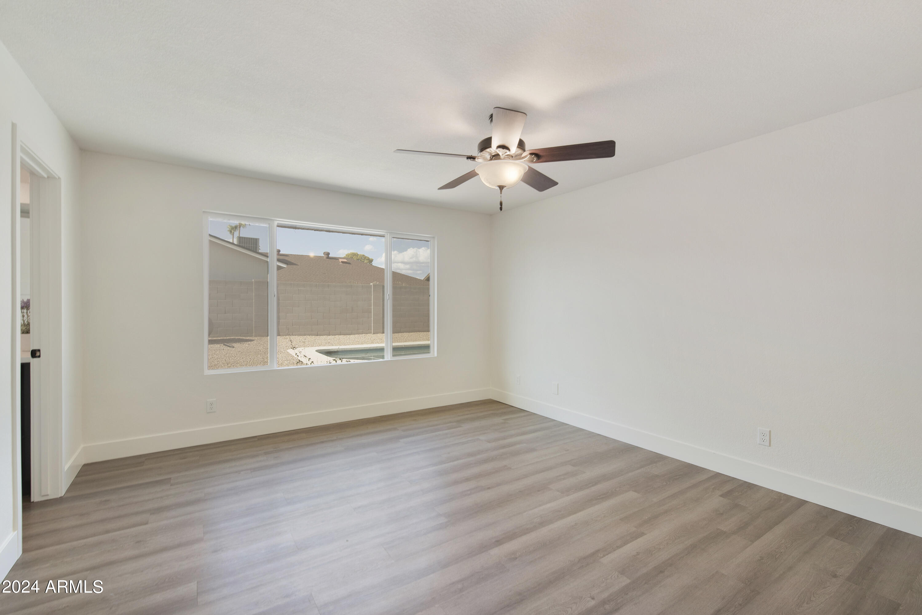 3968 West Hearn Road Phoenix, AZ 85053 - Photo 18 of 39 3968 W HEARN RD, Phoenix - Primary Bed