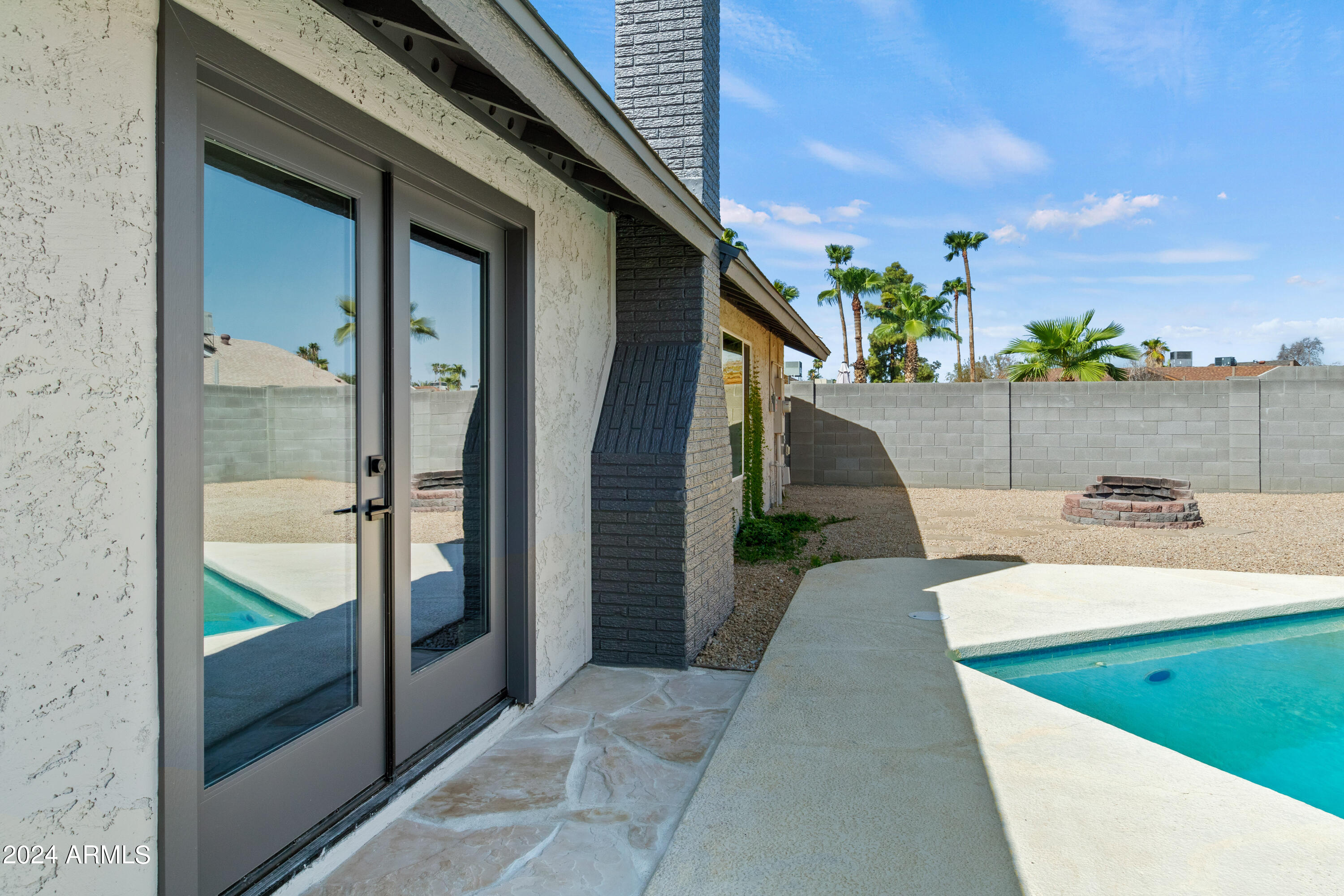 3968 West Hearn Road Phoenix, AZ 85053 - Photo 6 of 39 3968 W Hearn Rd-014