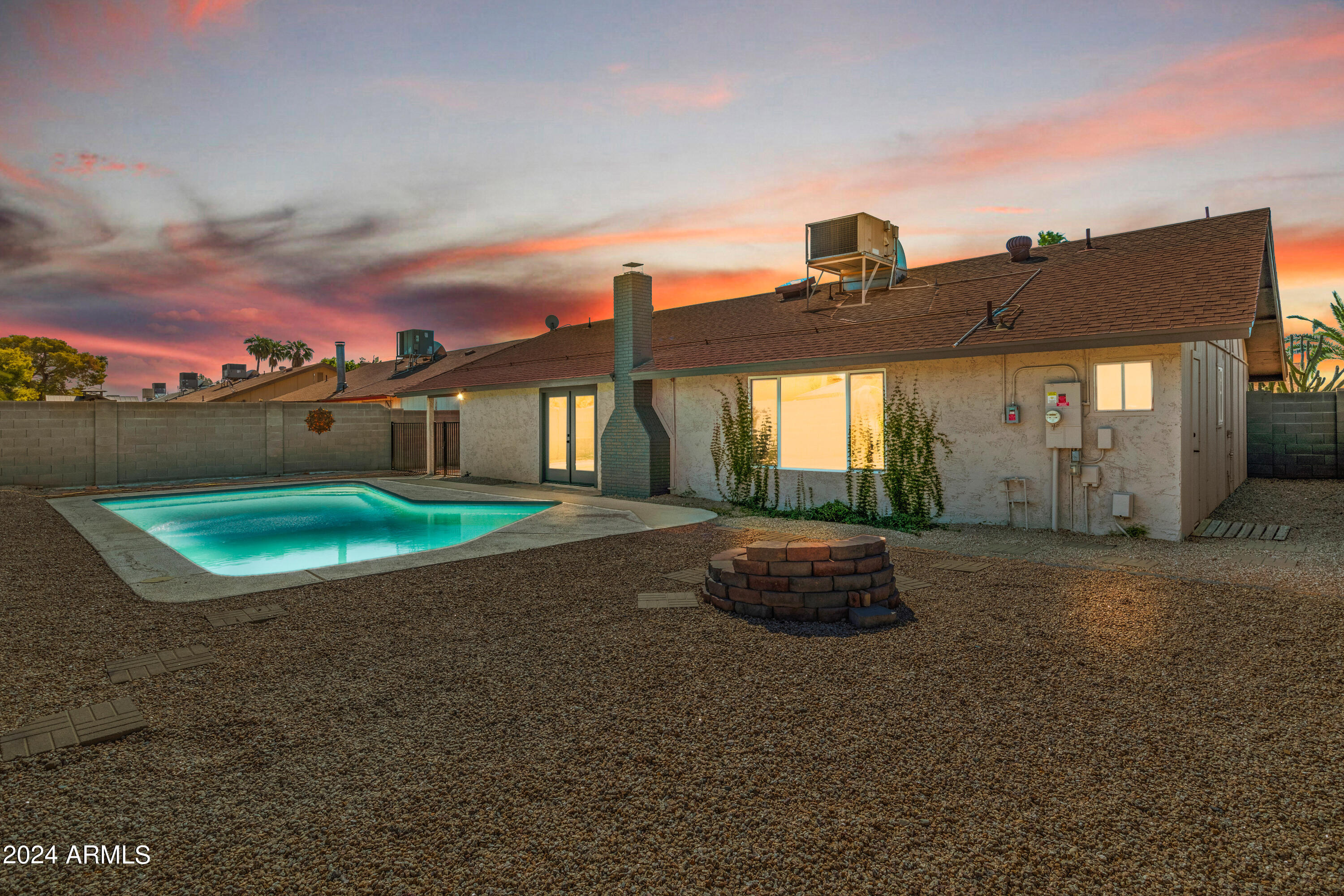 3968 West Hearn Road Phoenix, AZ 85053 - Photo 8 of 39 3968 W Hearn Rd-016