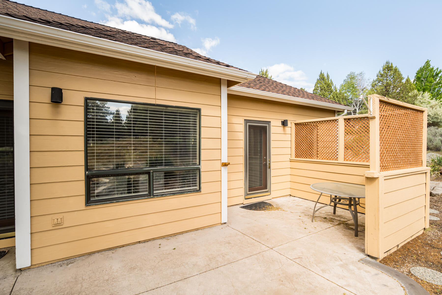 2125 Condor Drive Redmond, OR 97756 - Photo 25 of 42 JH5_4014