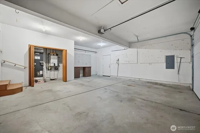 a view of a livingroom with an empty space