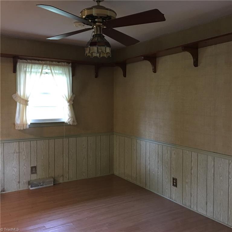 109 Edgeview Road High Point, NC 27260 - Photo 4 of 8 Gallery Image 4