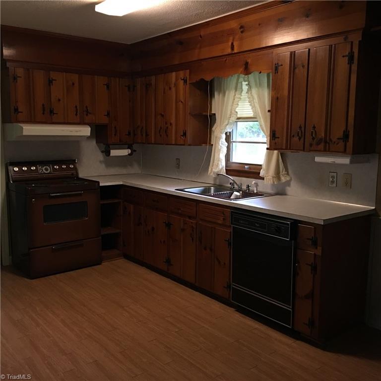 109 Edgeview Road High Point, NC 27260 - Photo 7 of 8 Gallery Image 7
