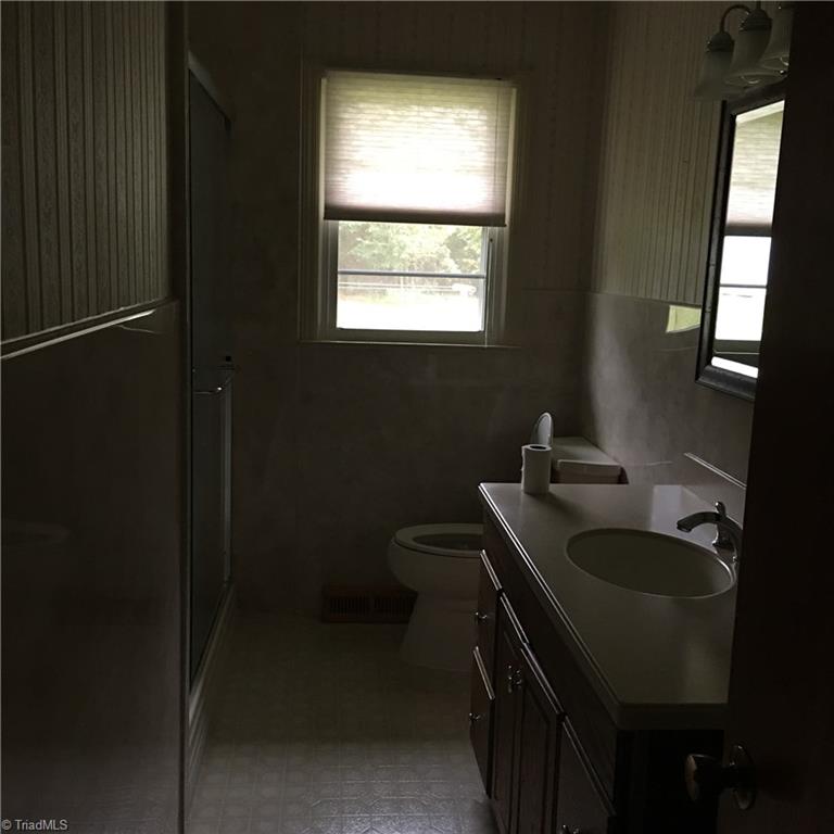 109 Edgeview Road High Point, NC 27260 - Photo 8 of 8 Gallery Image 8