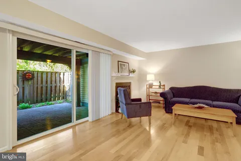 $385,000 | 3375 Lakeside View Drive, Unit 191, Falls Church, VA 22041