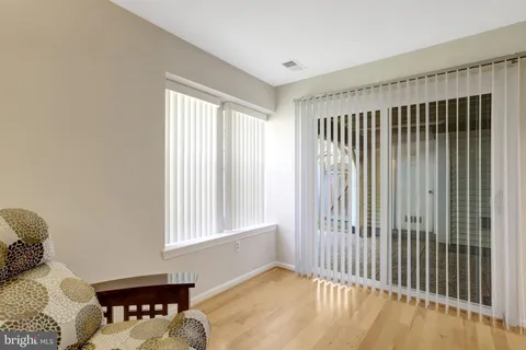 $385,000 | 3375 Lakeside View Drive, Unit 191, Falls Church, VA 22041
