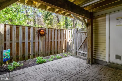 $385,000 | 3375 Lakeside View Drive, Unit 191, Falls Church, VA 22041